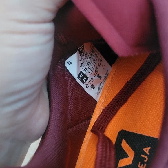 Veja Women's Sneakers! - Picture 6 of 13